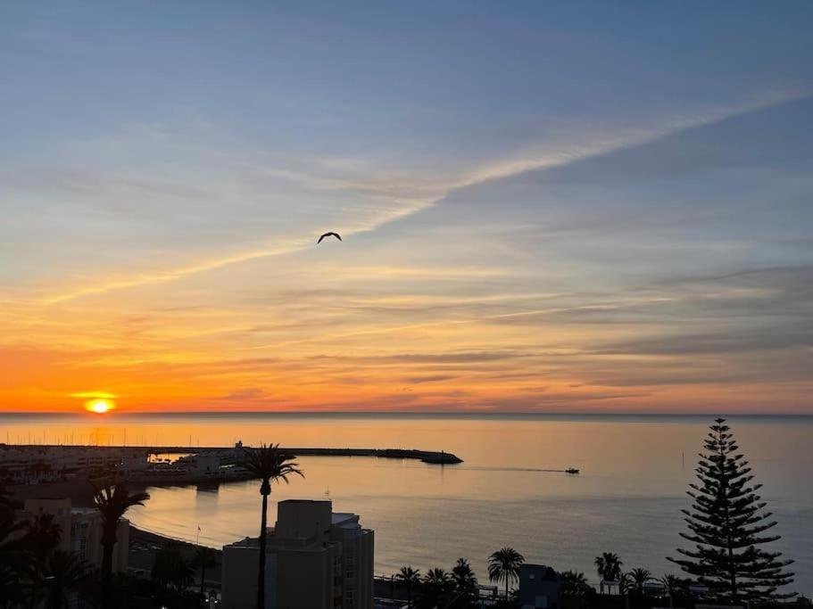 Vistas Al Mar Y Al Puerto Deportivo Lägenhet Benalmádena Exteriör bild