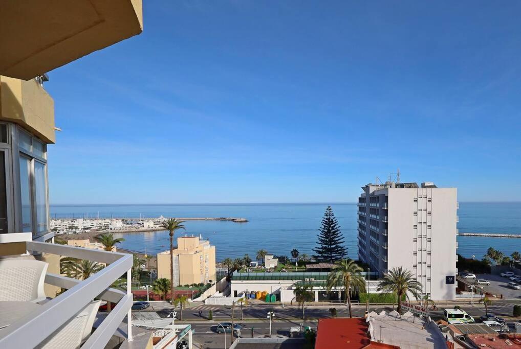 Vistas Al Mar Y Al Puerto Deportivo Lägenhet Benalmádena Exteriör bild